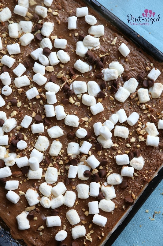 Ooooh! My favorite way to eat s'mores -- s'mores cracker candy!