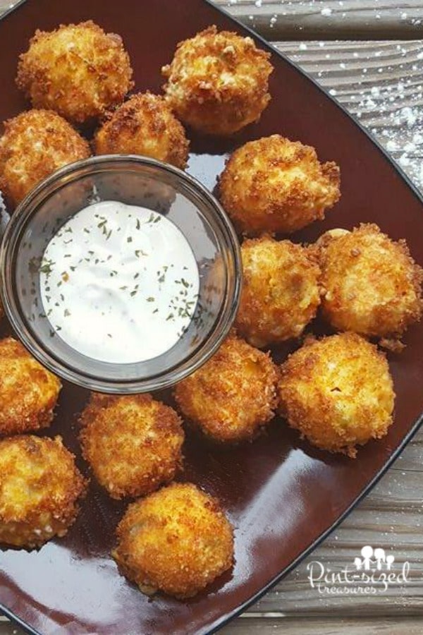easy jalapeño poppers on serving plate