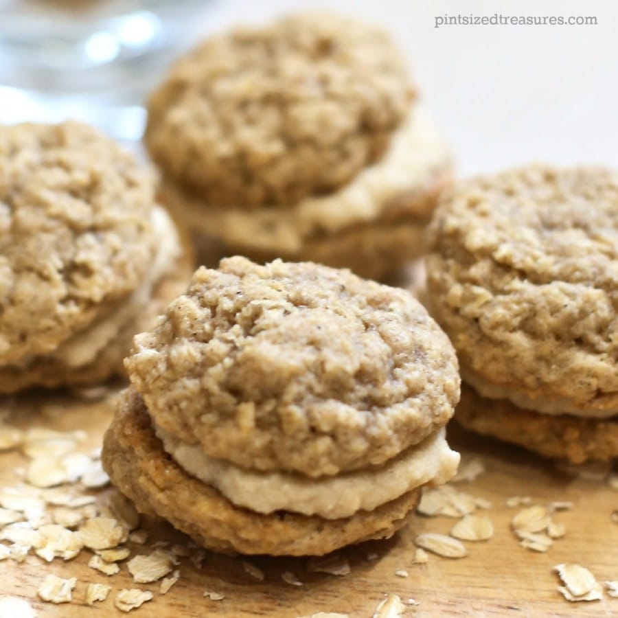 mini maple oatmeal crema pies