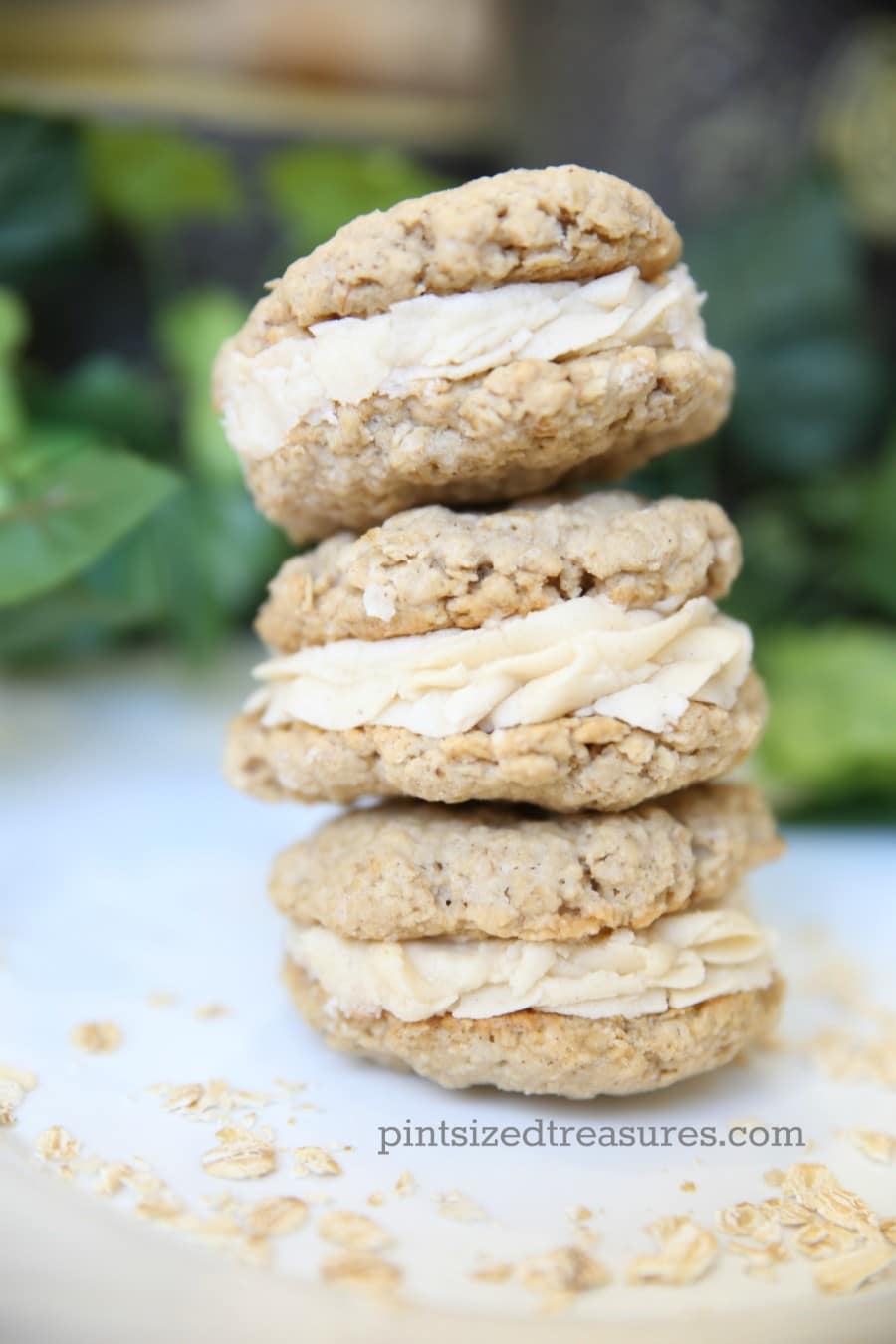 homemade maple mini oatmeal cream pies
