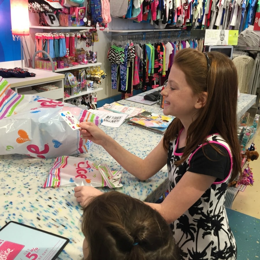 how to make mother daughter shopping trips fun
