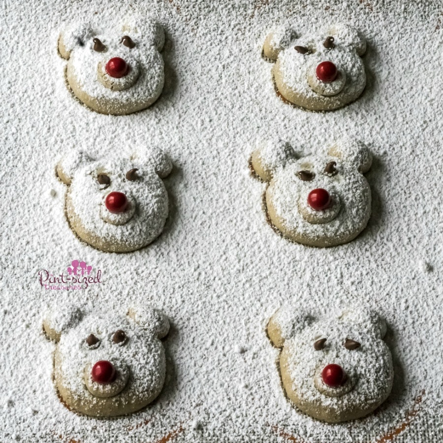 easy polar bear cookies dusted in powdered sugar