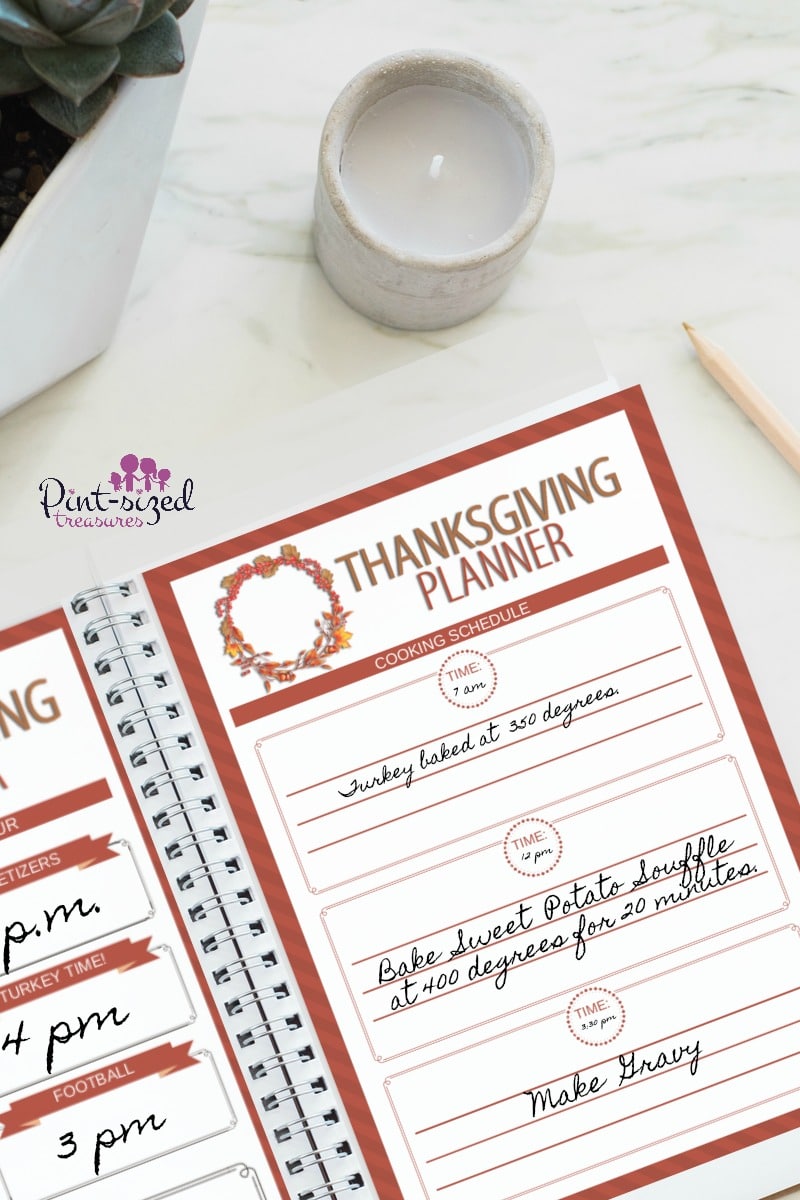 The Thanksgiving Day planner every busy mom needs to keep er sane, organized and focused on and before Thanksgiving Day.