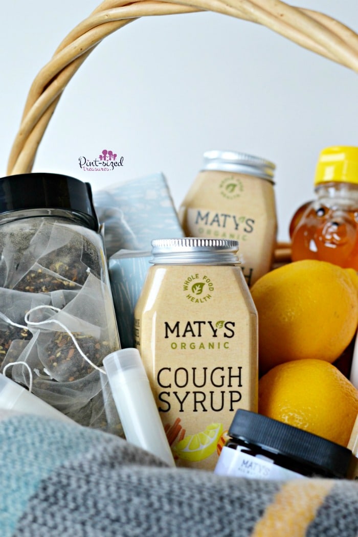 How sweet! These immune boosting gifts that moms actually want are packed in a perfectly perfect gift basket, compete with a printable tag! #carebaskets #immuneboosting #healthyimmunesystem
