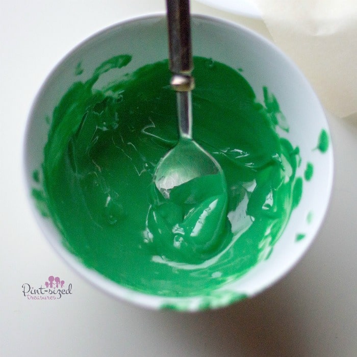 Easy rice krispie treats for St. Patty's Day