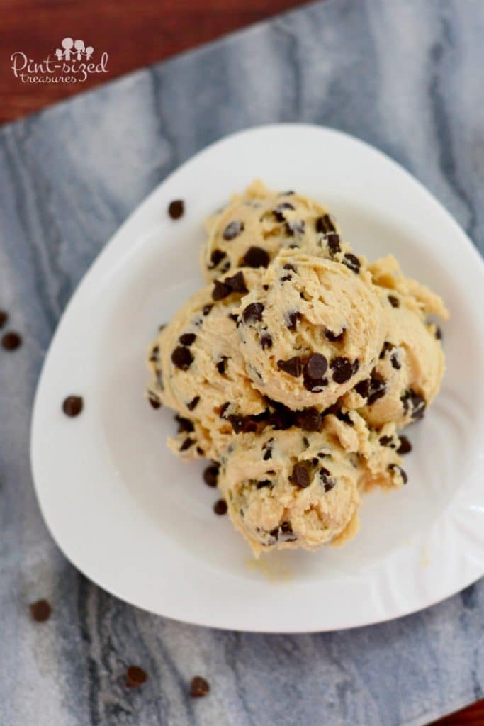Super easy, crazy-yummy, EDIBLE, chocolate chip cookie dough! 