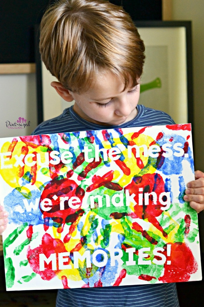 DIY colorful handprint canvases for kids! Super simple craft for toddlers and preschoolers! #toddlercrafts #colorfulcrafts #Handrpintart #handprintcrafts #handprintcanvase #easycanvas