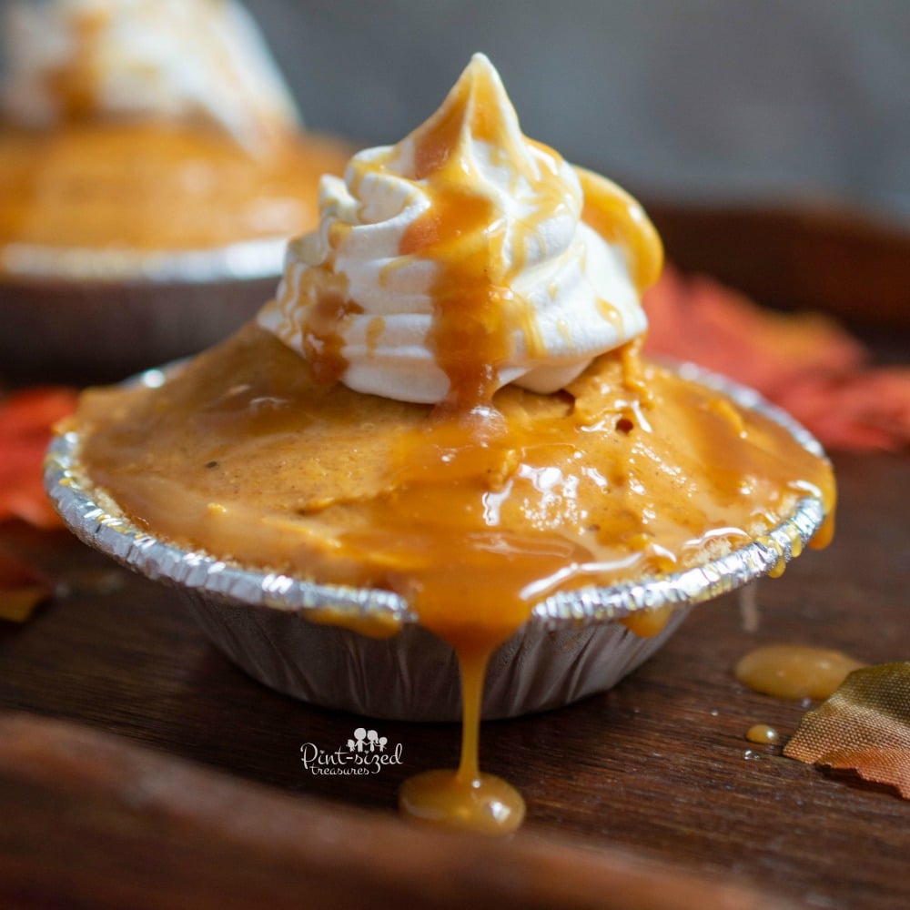 drizzling caramel on mini pumpkin pie