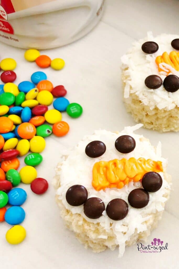 Easy snowman rice krispie treats