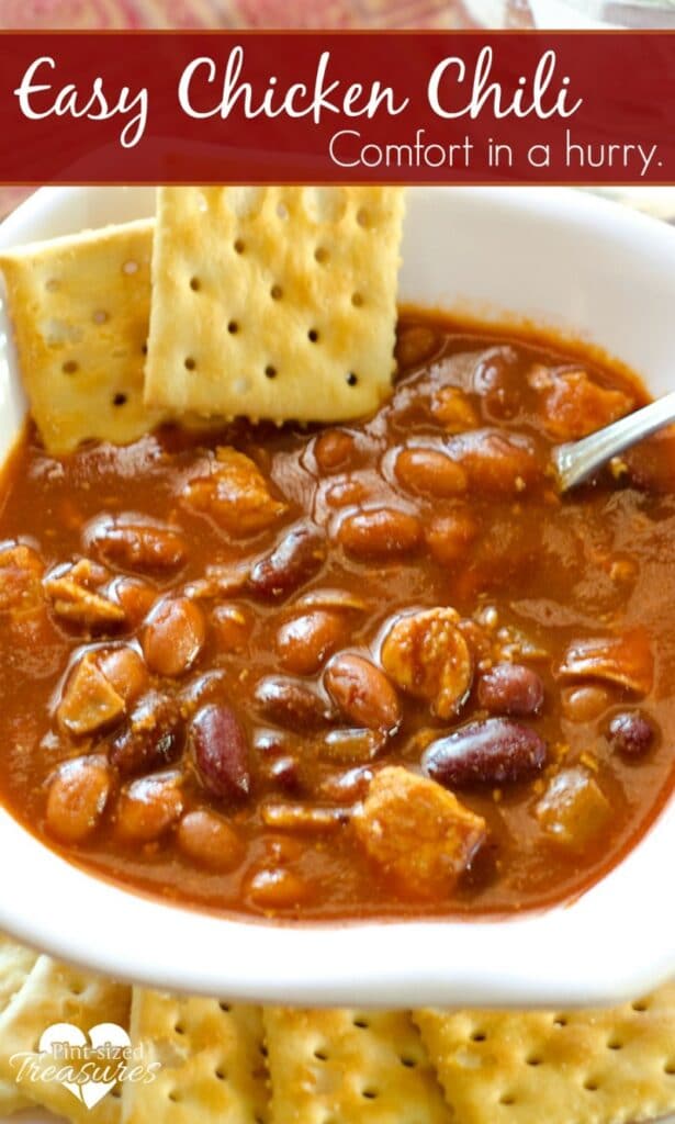 chicken chili with crackers