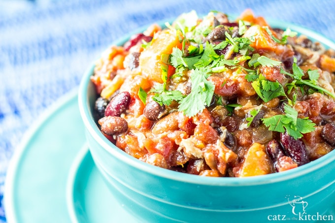 crockpot chicken chili recipe in a blue bowl