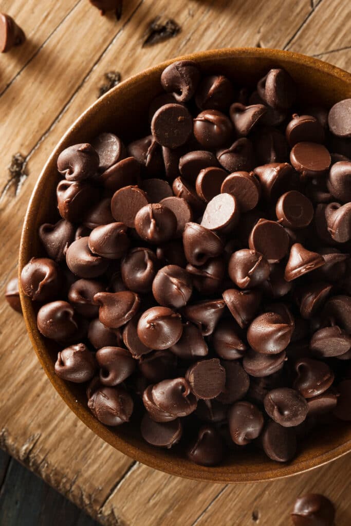 chocolate chips for granola bars