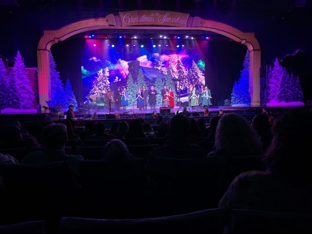 Christmas shows at Dollywood