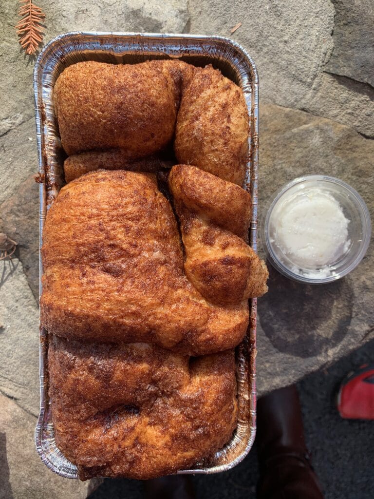 cinnamon bread form Dollywood