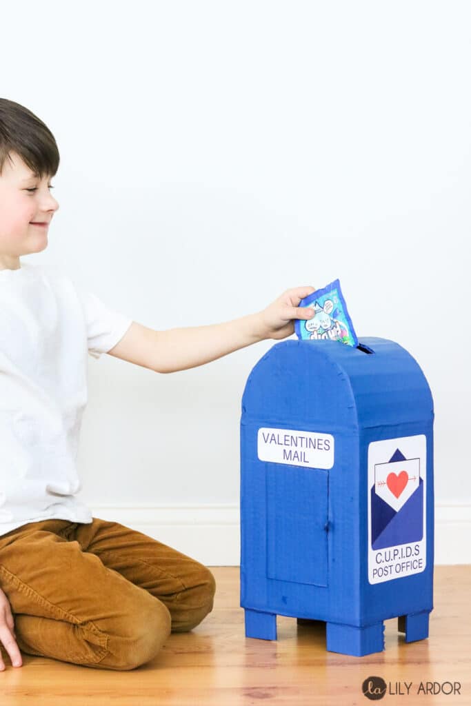 easy Valentine's day mailbox kids can make