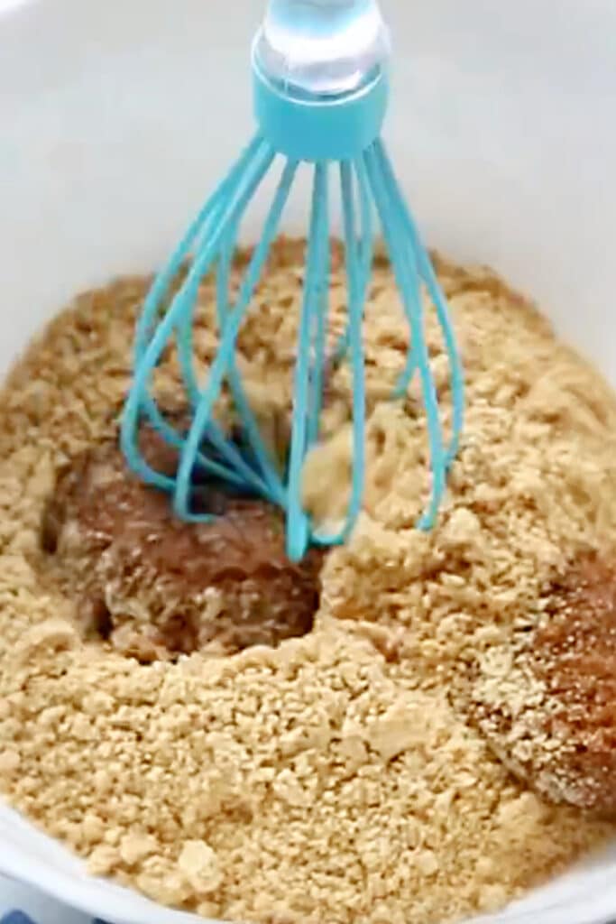 making crust for pumpkin dessert lasagna