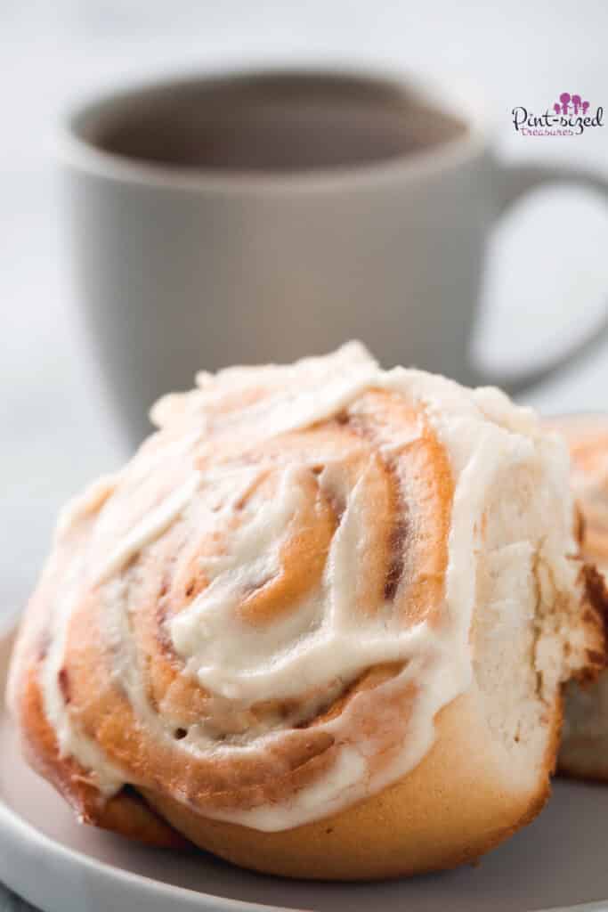 cinnamon rolls with coffee