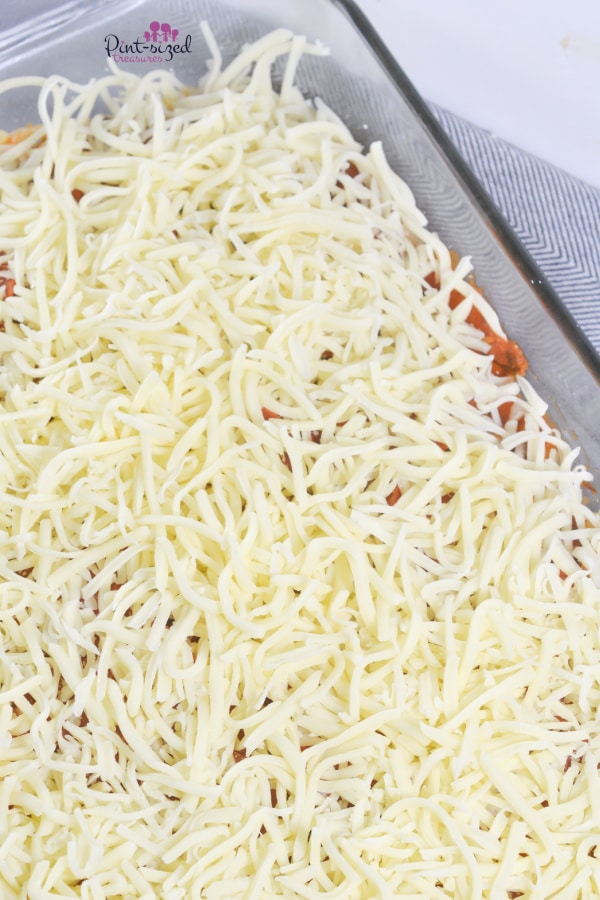 topping pizza casserole with cheese