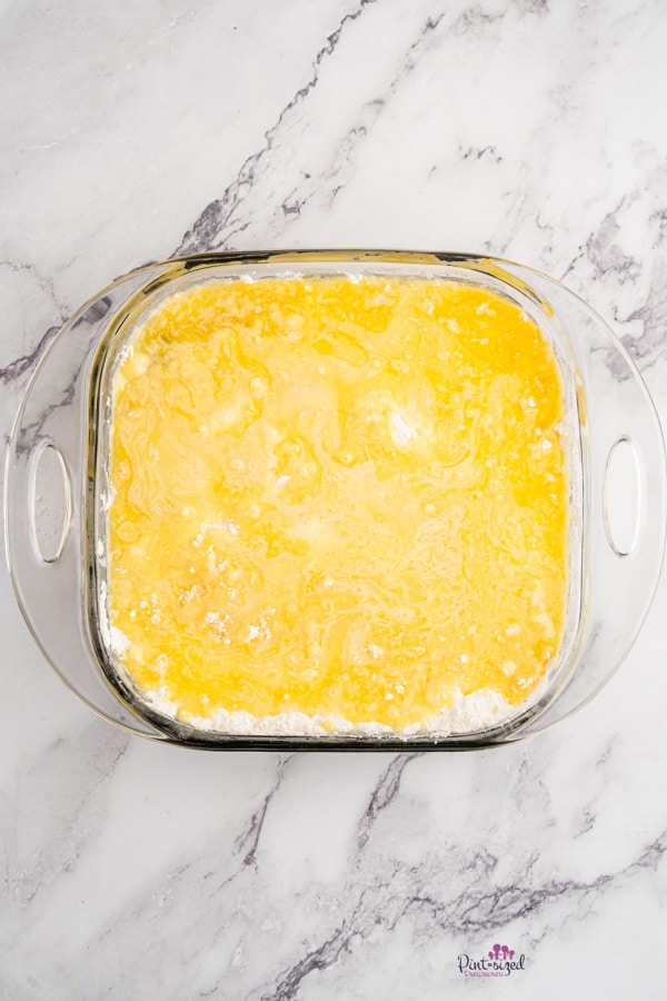 melted butter on top of cake mix for blueberry dump cake recipe