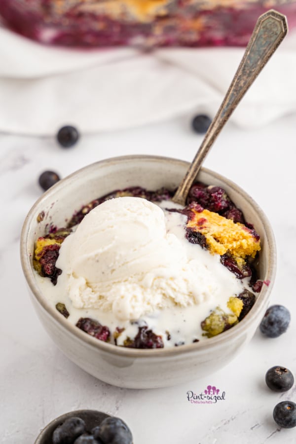 blueberry dump cake with vanilla ice cream