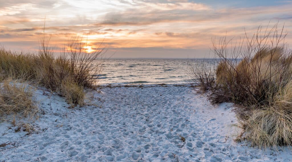 walk on the beach for summer date night